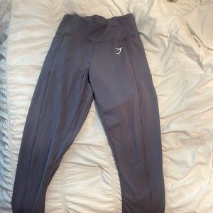 GYMSHARK purple leggings with pockets